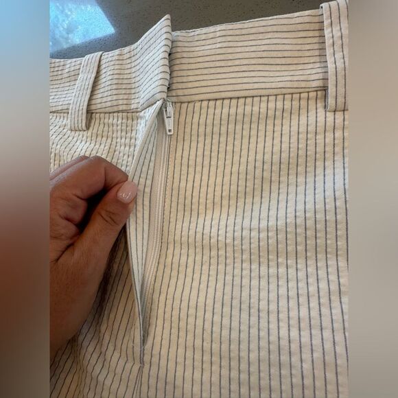 Elie Tahari White & Blue Striped Capri Women's Pants size 8 - Picture 4 of 13